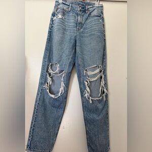 American Eagle baggy jeans